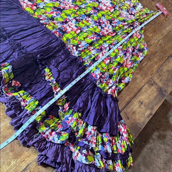 Oversized Ruffle floral slip dress Aso Selena Gomez - Picture 5 of 6